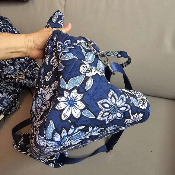Vera Bradley Navy Blue Floral Quilted Travel Bag - Picture 6 of 13